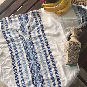 Men's White and Blue Patterned Shirt